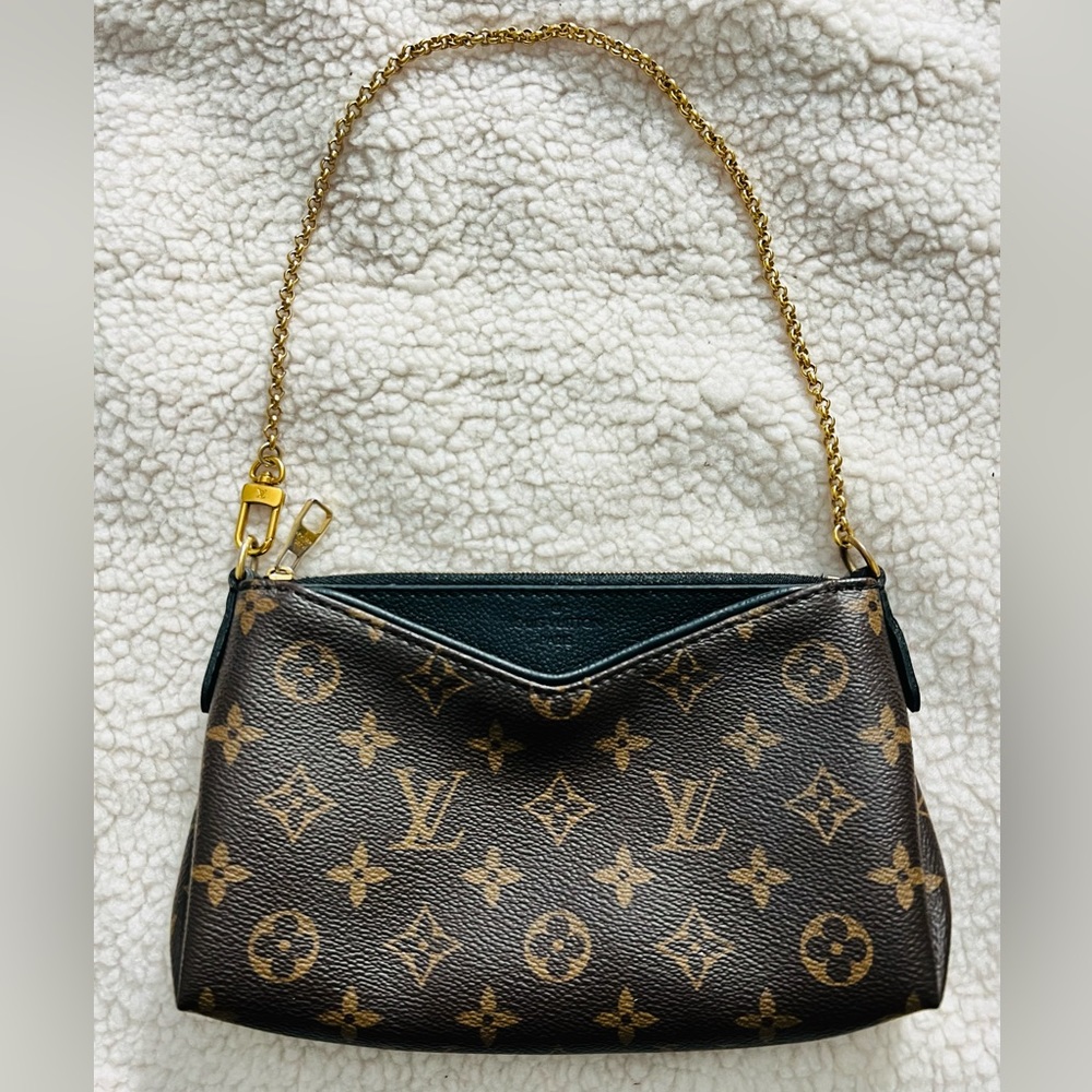 Louis Vuitton Pallas Clutch Monogram Black Pochette